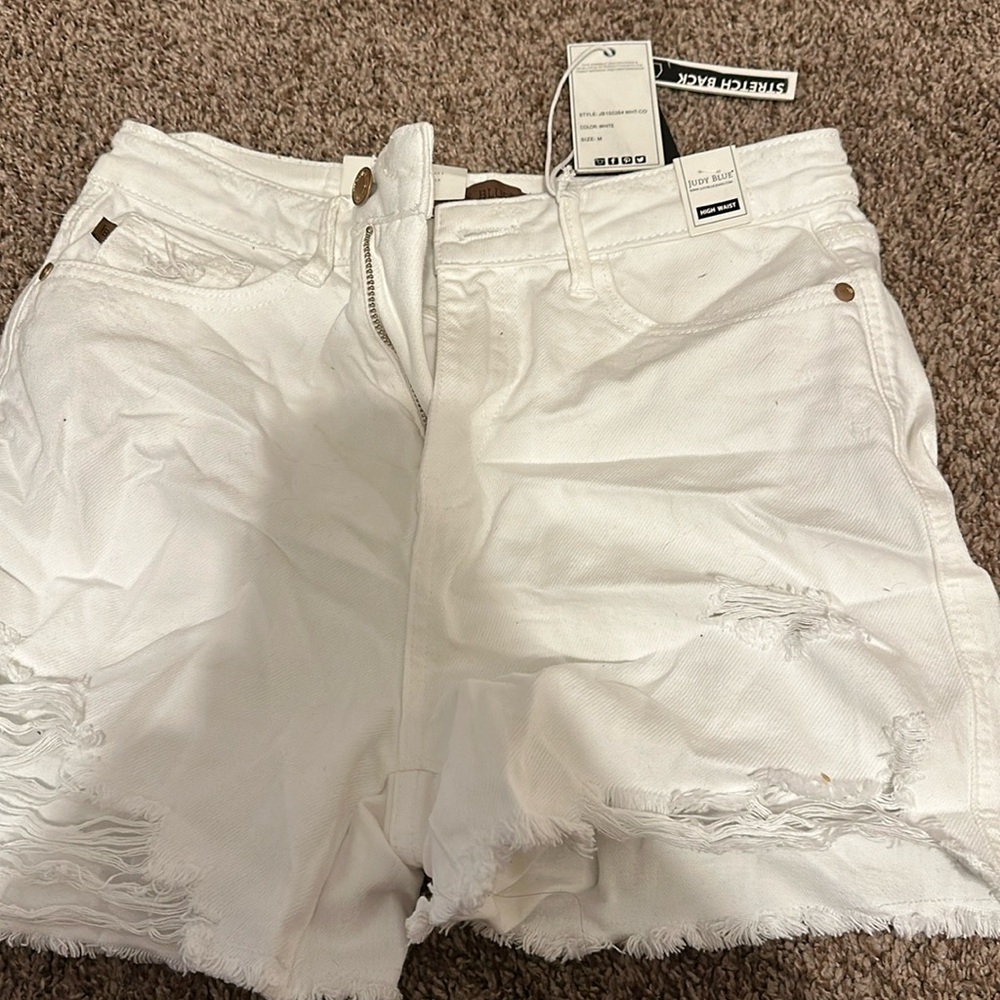 White shorts rigid front